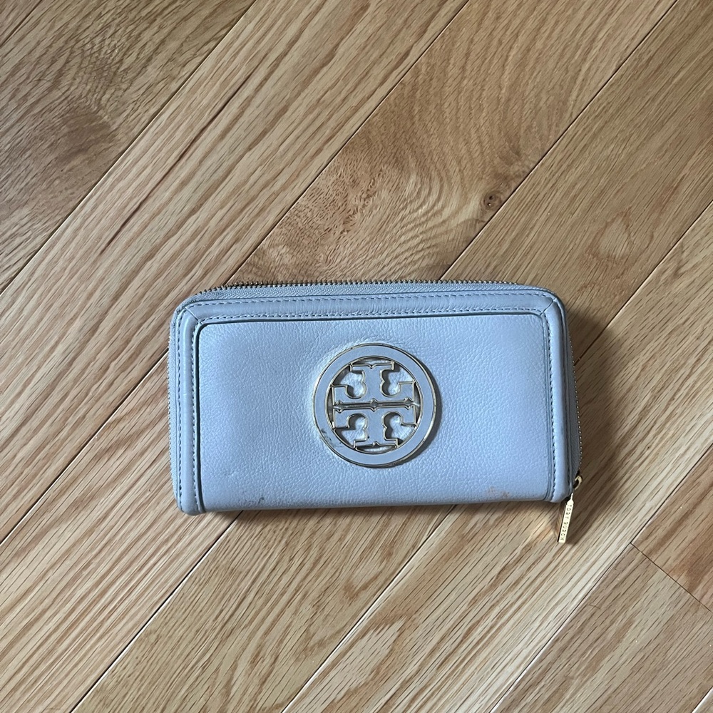 Tory Burch Light Gray Zip-Around Logo Wallet